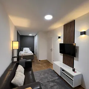 apt-medienhafen-direkt-am-zentrum.topcolognehotels.com/